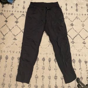 Size 8 Lululemon cropped pants